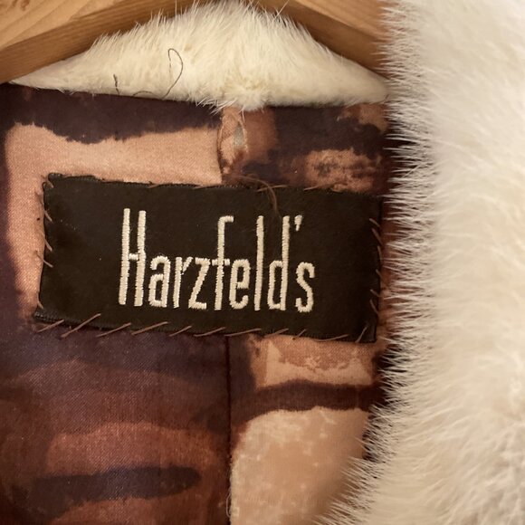 Luxurious Fur-Trimmed Coat - Picture 2 of 12